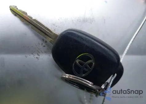 2017 Toyota Rav4 Le z USA, uszkodzony, nr VIN JTMZFREV8HJ700529